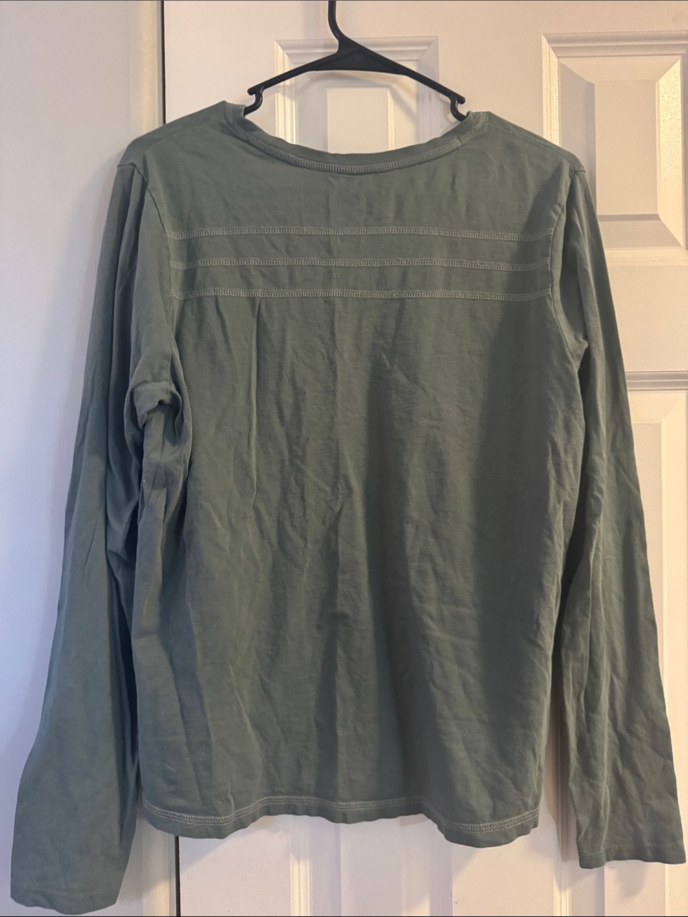 Kuhl Women's Long Sleeve V-Neck Top in Sage Green - Picture 5 of 5